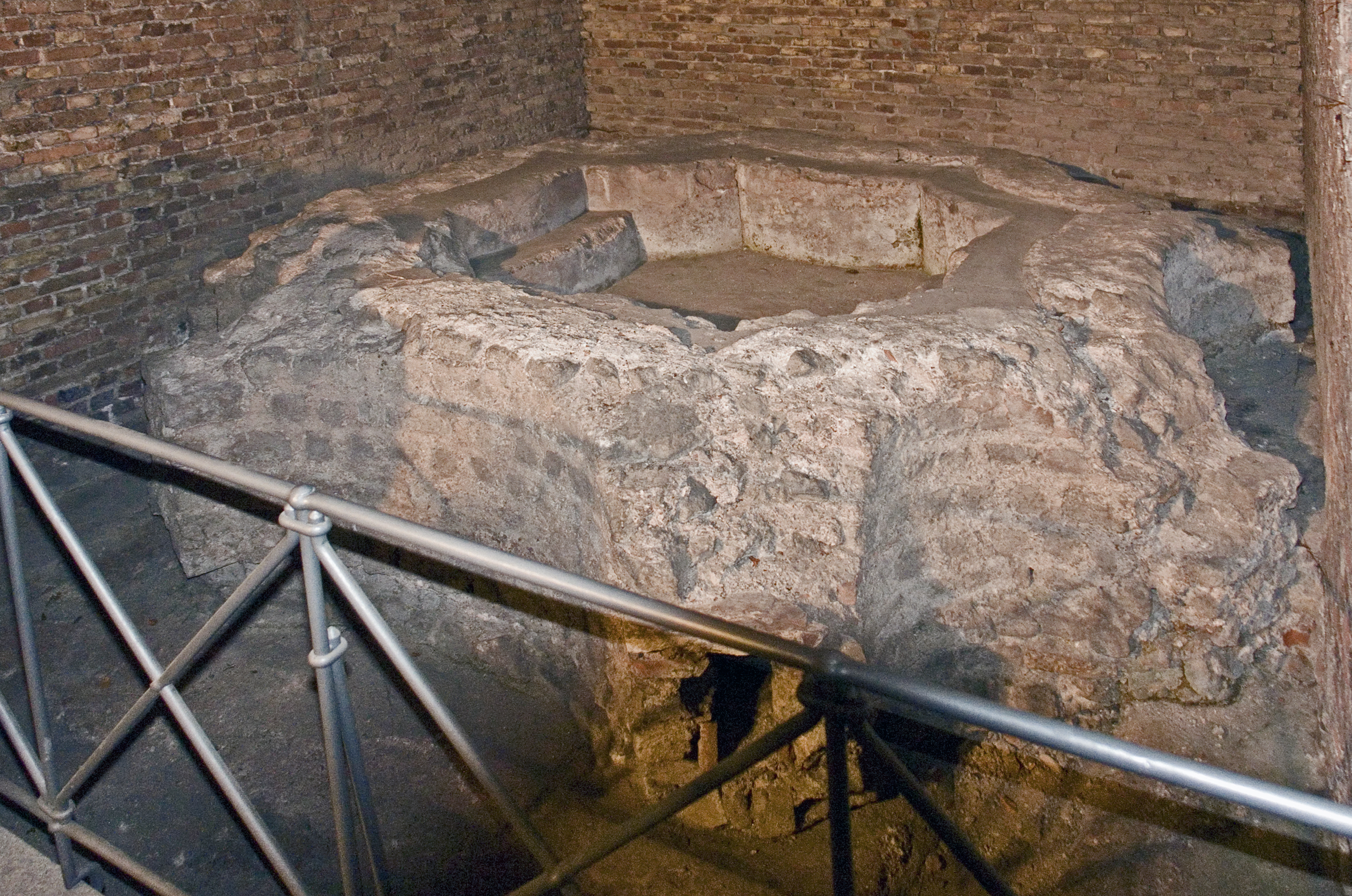 Ausgrabungen Kölner Dom, Frühchristliches Baptisterium